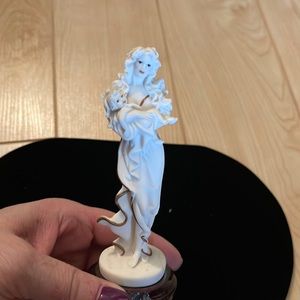 Giuseppe Armani mother / child figurine.